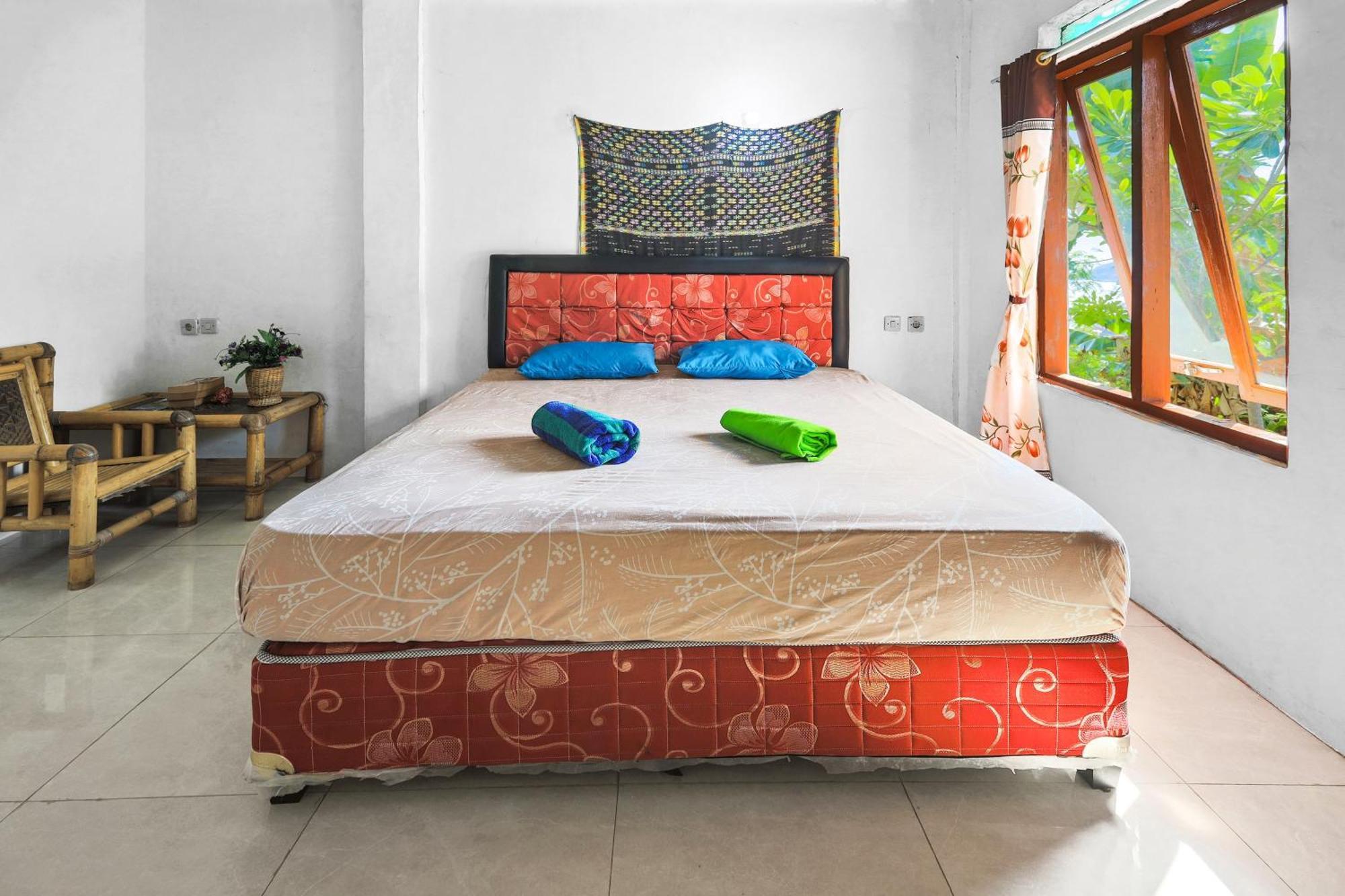 Palulu Garden Homestay Labuan Bajo Exterior photo