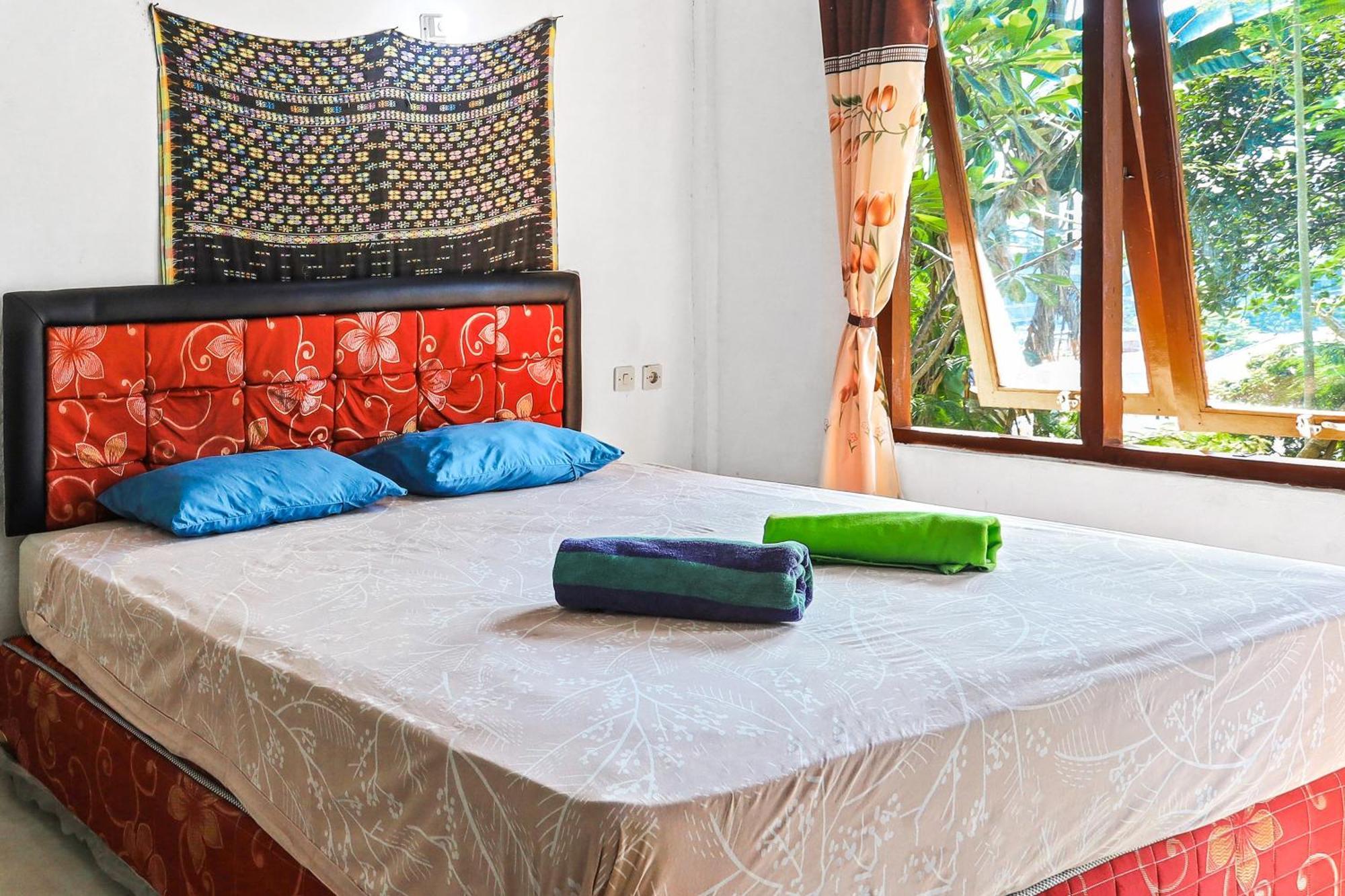 Palulu Garden Homestay Labuan Bajo Exterior photo