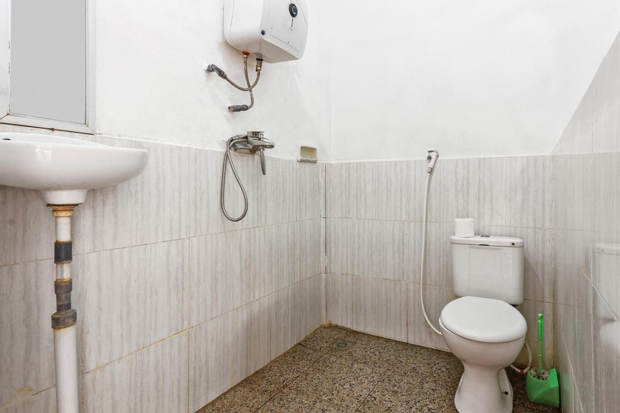 Palulu Garden Homestay Labuan Bajo Exterior photo